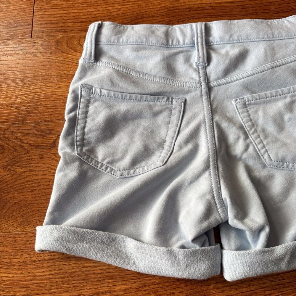 Old Navy Girls' Light Blue Rolled-Hem Shorts in size M
